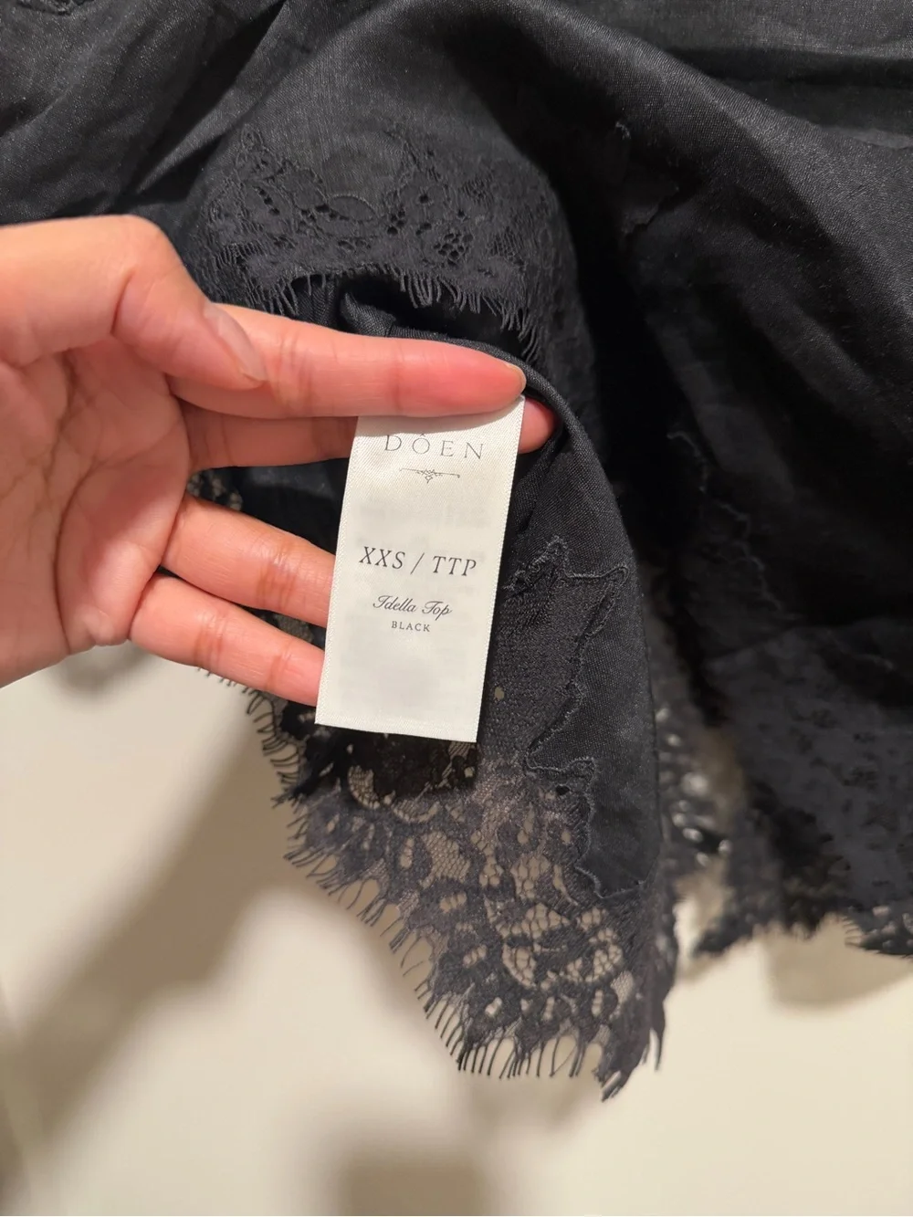Doen Black Lace-Trim Puff Sleeve Blouse
